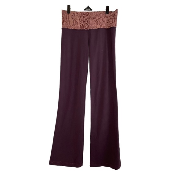LULULEMON Groove Pant in Black Cherry / Desert Snake Bark Berry Multi - Picture 6 of 8